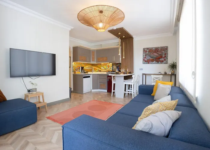 No:6 Luxury Comfort Art House *