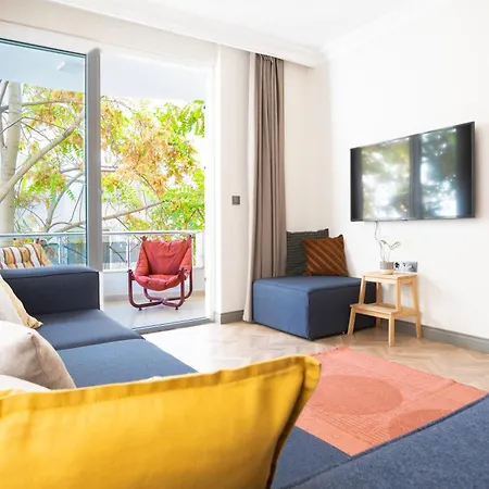 No:6 Luxury Comfort Art House Apartment