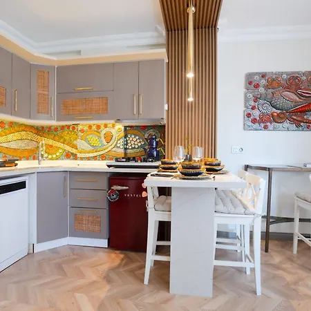 Apartment No:6 Luxury Comfort Art House